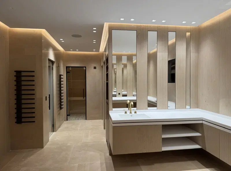 Éclairage LED intégré dans une salle de bain